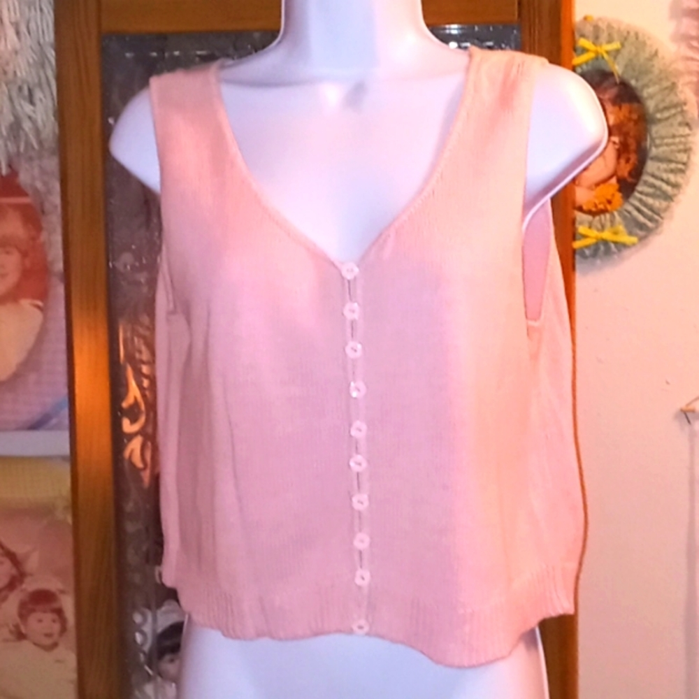 Vintage 80's,Very Sexy,Pretty Pink,Knit,Crop Top with Floral Button Detail💕